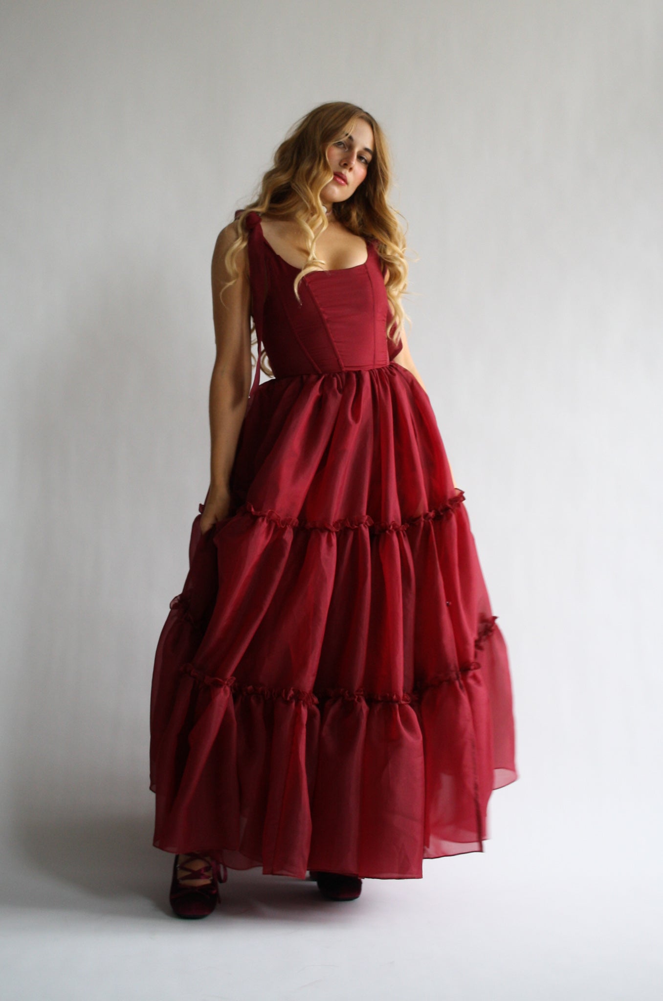 ERRAND dress in Scarlet Red – Elegantees